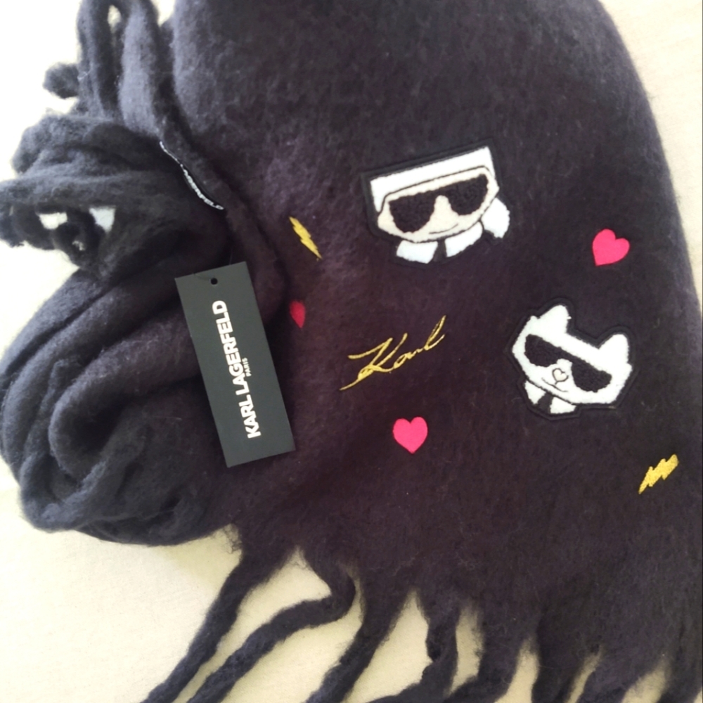 NWt KARL LAGERFELD 💗❣️Heart Designer•Logo Black Scarf~